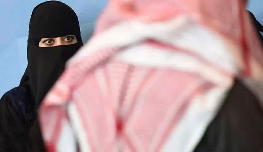 سيدة سعودية تحرج زوجها امام ضيوفة وتذهب لمنزل والدها وعند عودتها كانت المفاجأة !