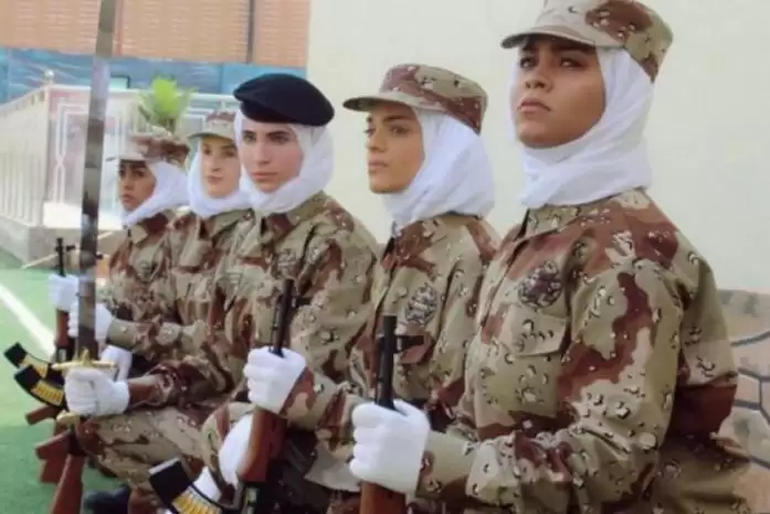  مجندة في الجيش السعودي جمالها يشعل وسائل التواصل الاجتماعي وتتحول إلى تريند !
