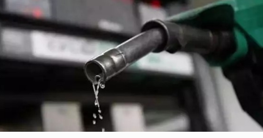 اليمن : انخفاض صاروخي صادم لأسعار المشتقات النفطية وشركة النفط تفاجئ الجميع بالتسعيرة الجديدة