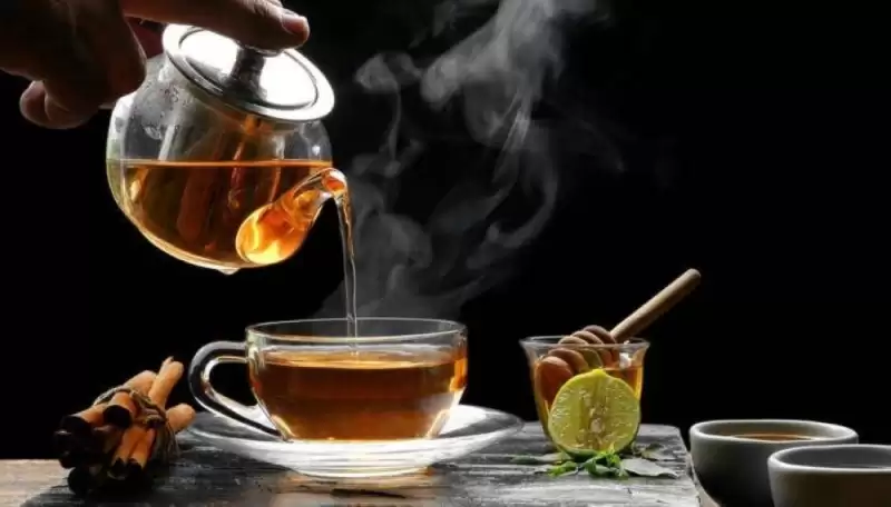 6 اضرار لتناول لشاي مع الأكل .. احذروا منها