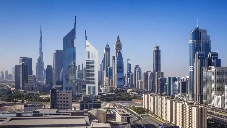 إمارة دبي تعلن منح الإقامة الذهبية لأئمة المساجد والخطباء والباحثين الدينيين