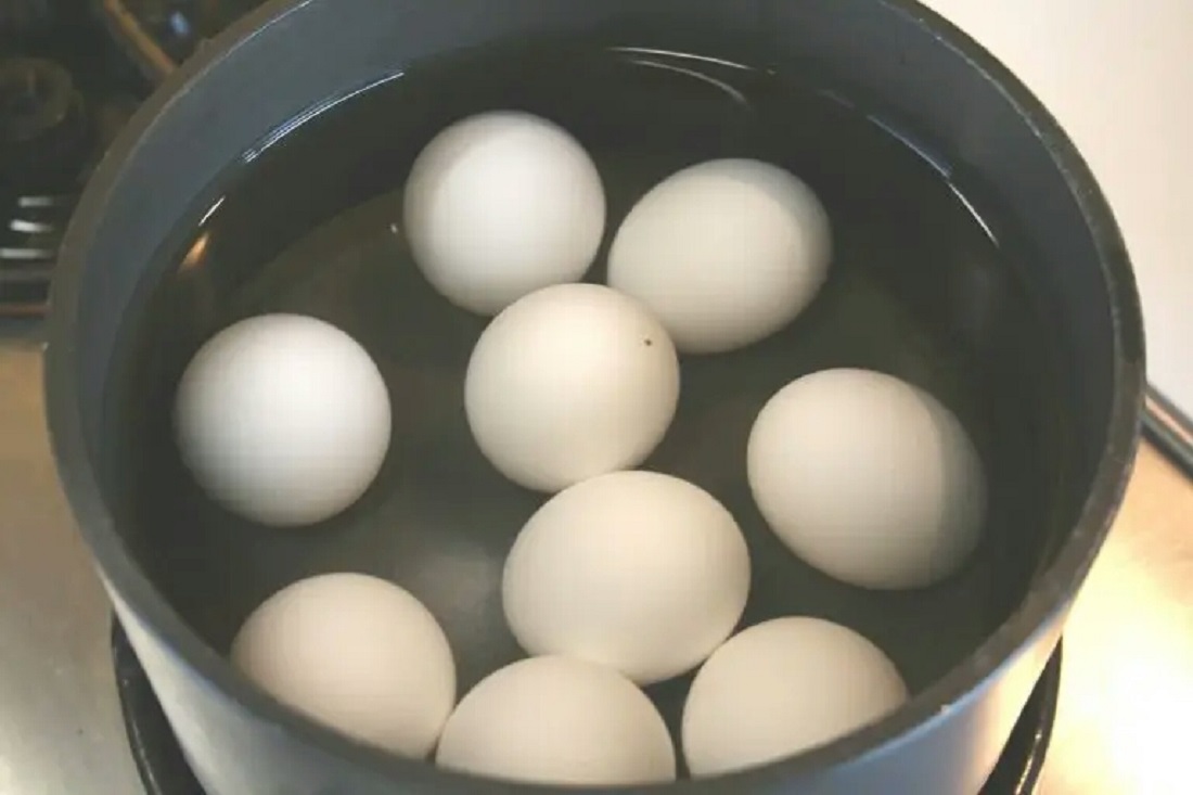 سلق البيض