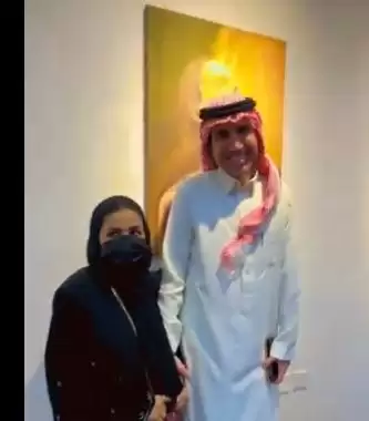 صورة سيلفي لفنان سعودي شهير مع فتاة تشعل غضب المملكة 