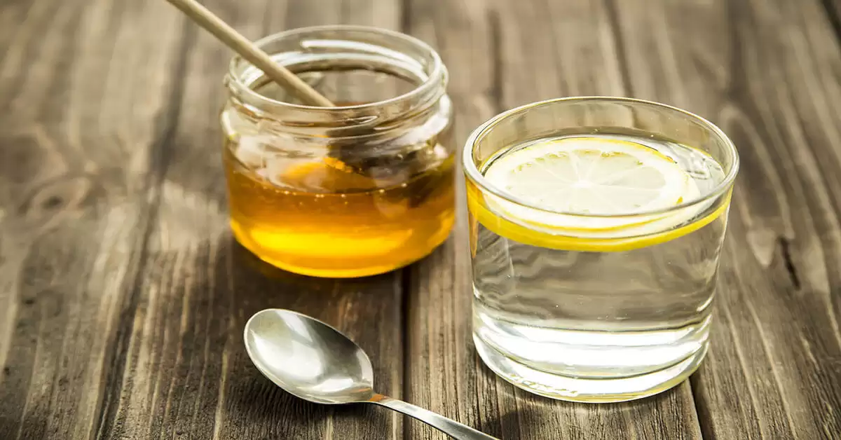 تناول العسل والليمون في هذا الوقت يحسن صحة القلب ويقي من الجلطات ويعالج الإمساك
