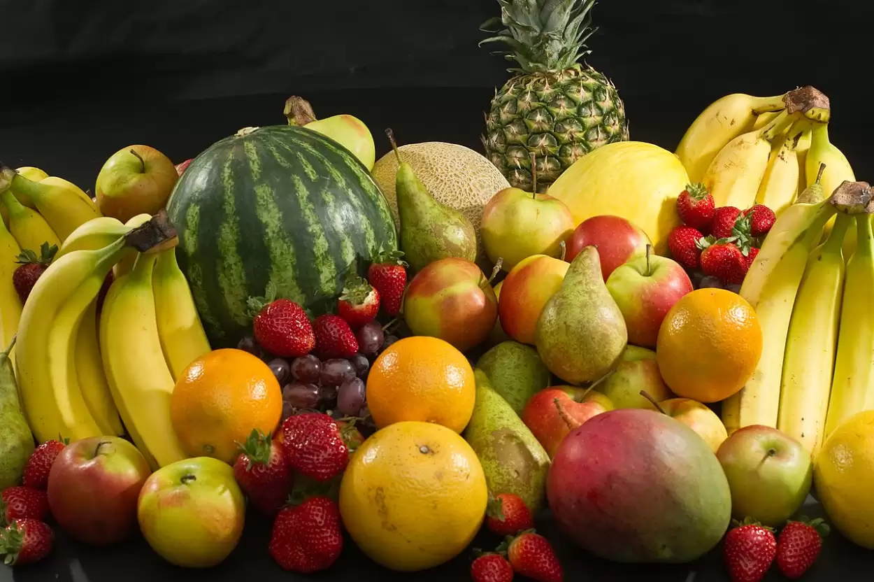 تناول هذه الفاكهة على الريق يحمي القلب من التلف ويقوي الذاكرة والعظام