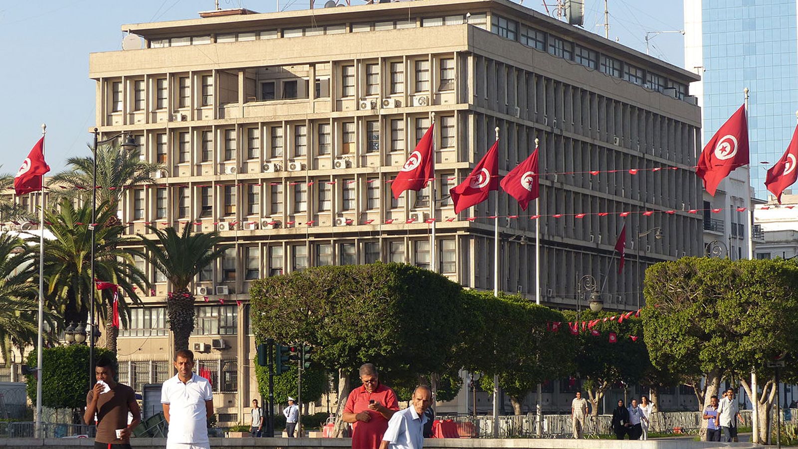 محللون: البرلمان التونسي الحالي انتهى دوره وأقرب إلى الحل