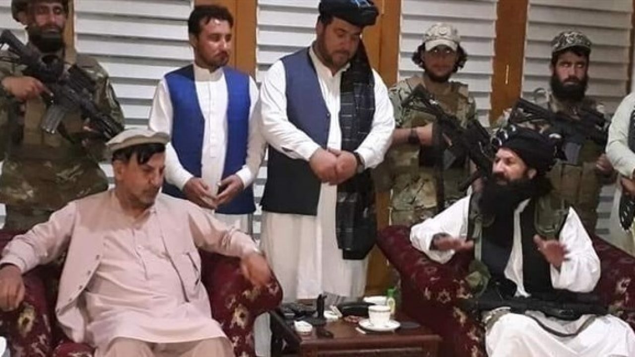  شقيق الرئيس الأفغاني الهارب أول من يبايع طالبان ؟