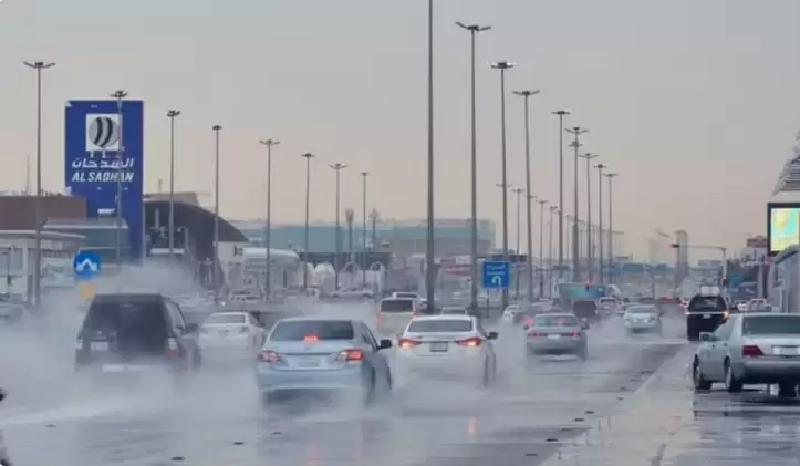 أمطار غزيرة في السعودية وجريان للسيول في 7 مناطق
