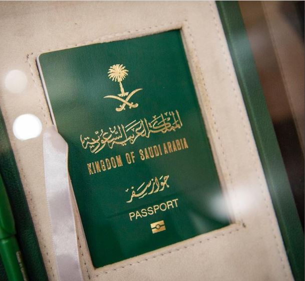 الجوازات السعودية تكشف عن شرط هام عند إصدار أو تجديد جوازات السفر للتابعين من عمر 10 أعوام